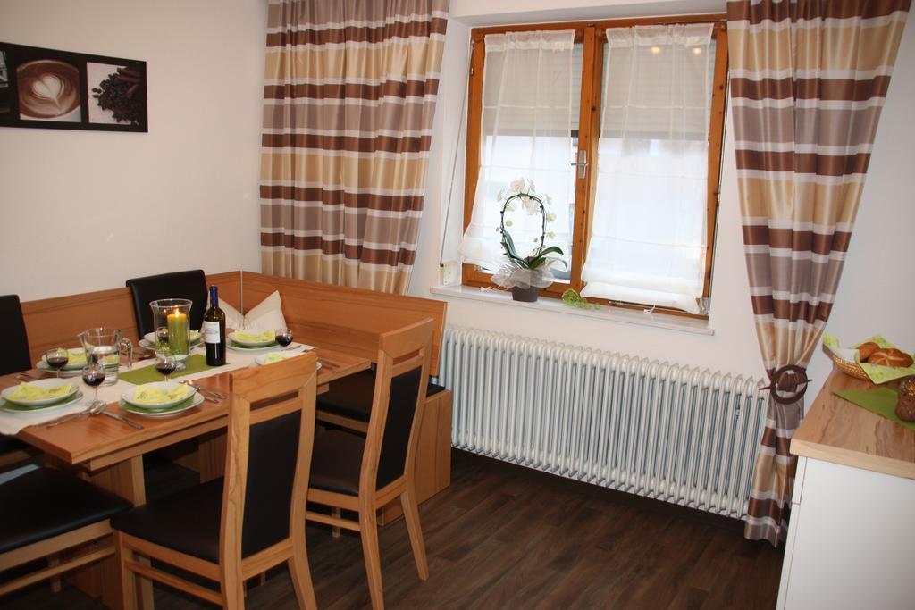 Gästehaus Neuhauser Zell am Ziller Zimmer foto