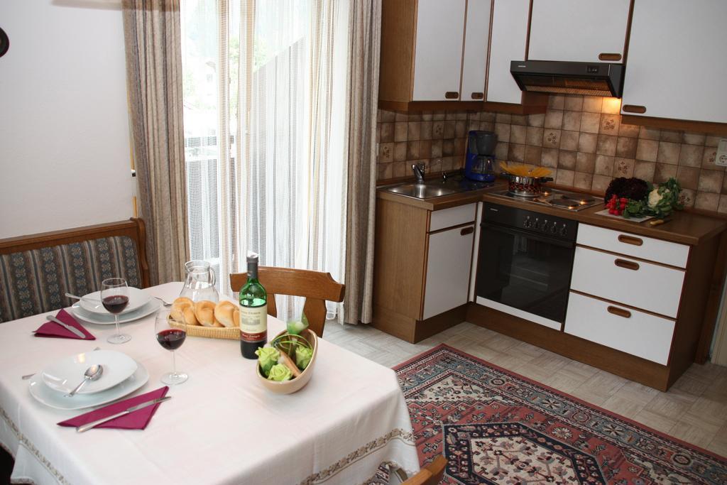 Gästehaus Neuhauser Zell am Ziller Zimmer foto