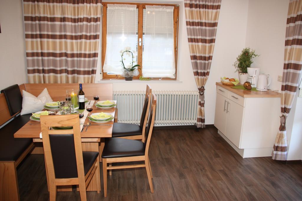 Gästehaus Neuhauser Zell am Ziller Zimmer foto